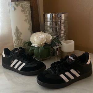 Adidas SAMBA ⚽️ 🇺🇸 U.S. Size 4 Youth